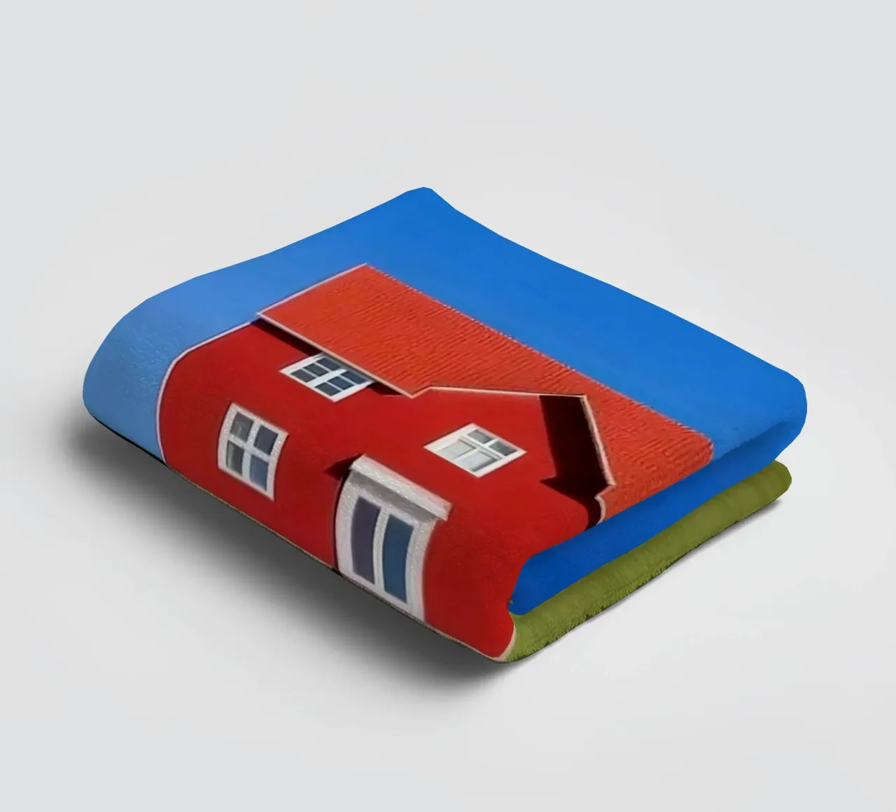 red house with tree on hill asciugamano da bagno da comura