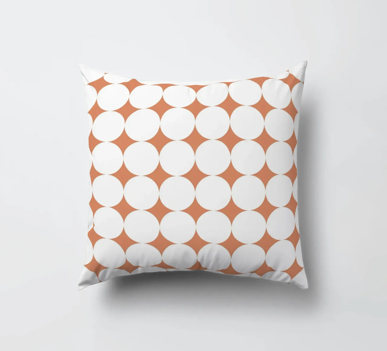 Minimal Geometric Scandi Circle | White on Terracotta Orange cuscino da Beauty in Simplicity