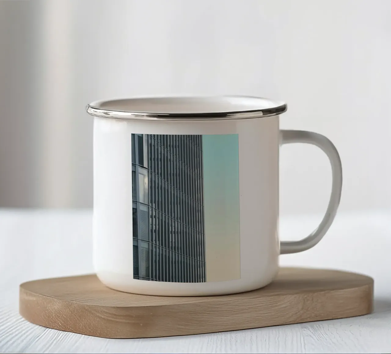 building in afternoon sky tazza in smalto da comura