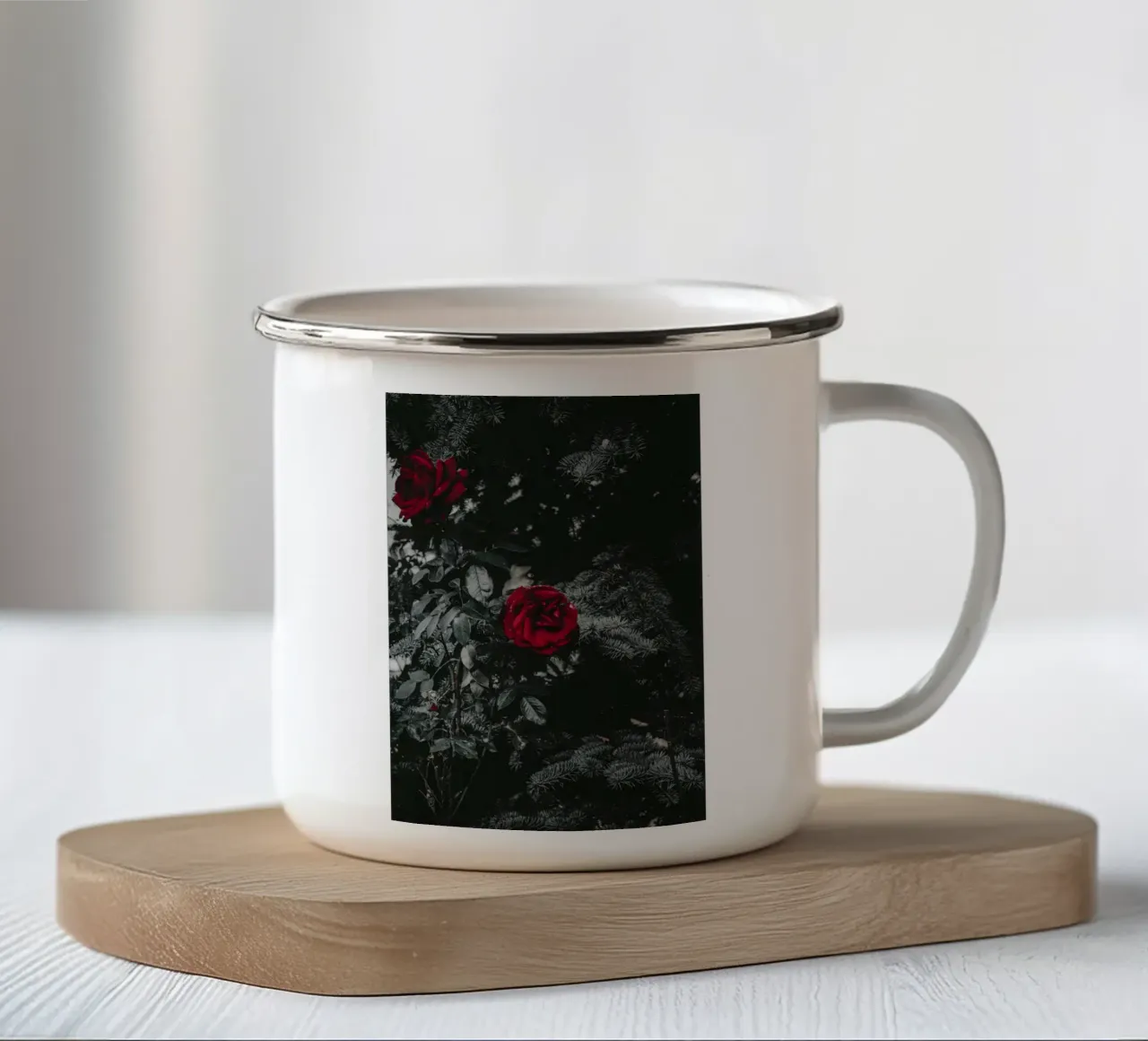 red rose in black shade tazza in smalto da comura