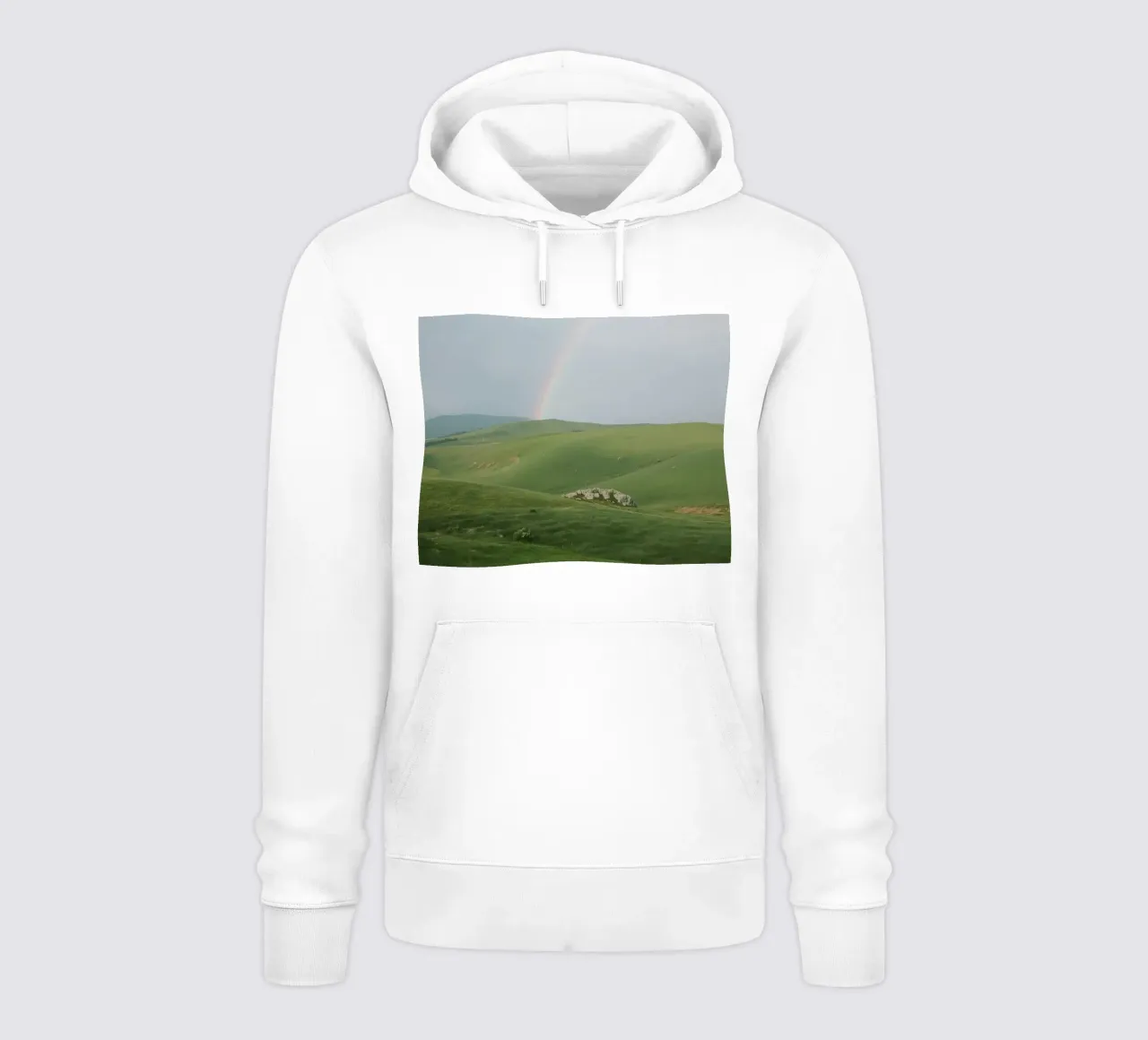 Colline verdi con arcobaleno e rocce felpa con cappuccio da DesignDoodle