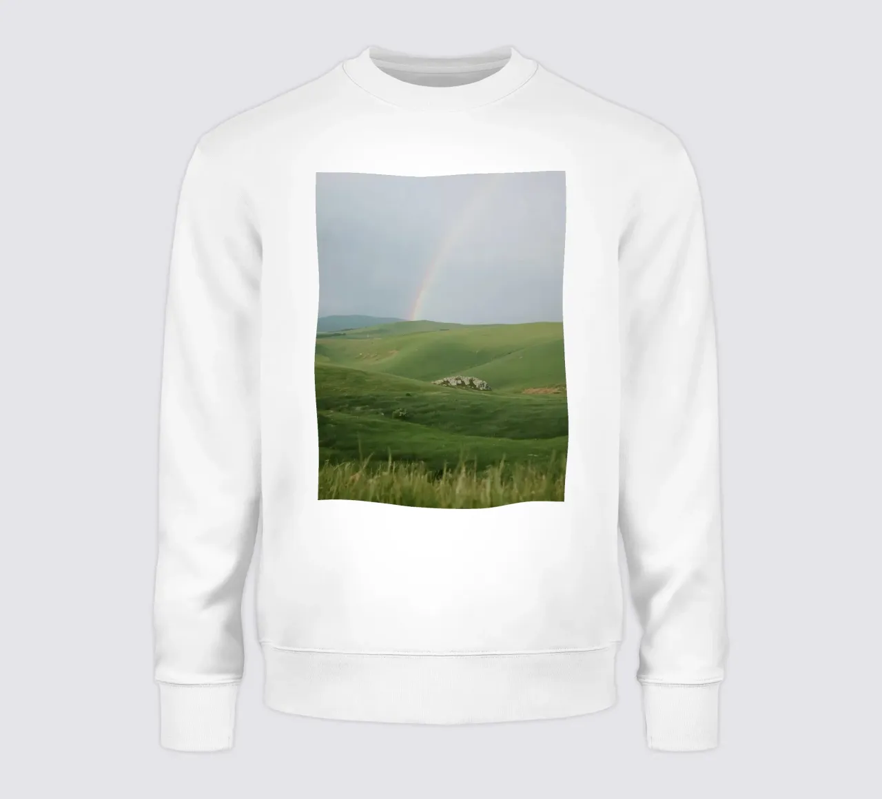 Colline verdi con arcobaleno e rocce felpa da DesignDoodle