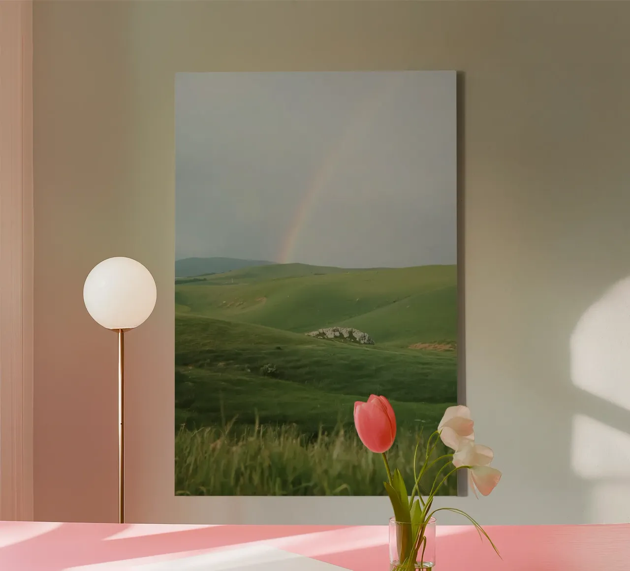 Colline verdi con arcobaleno e rocce tela da DesignDoodle