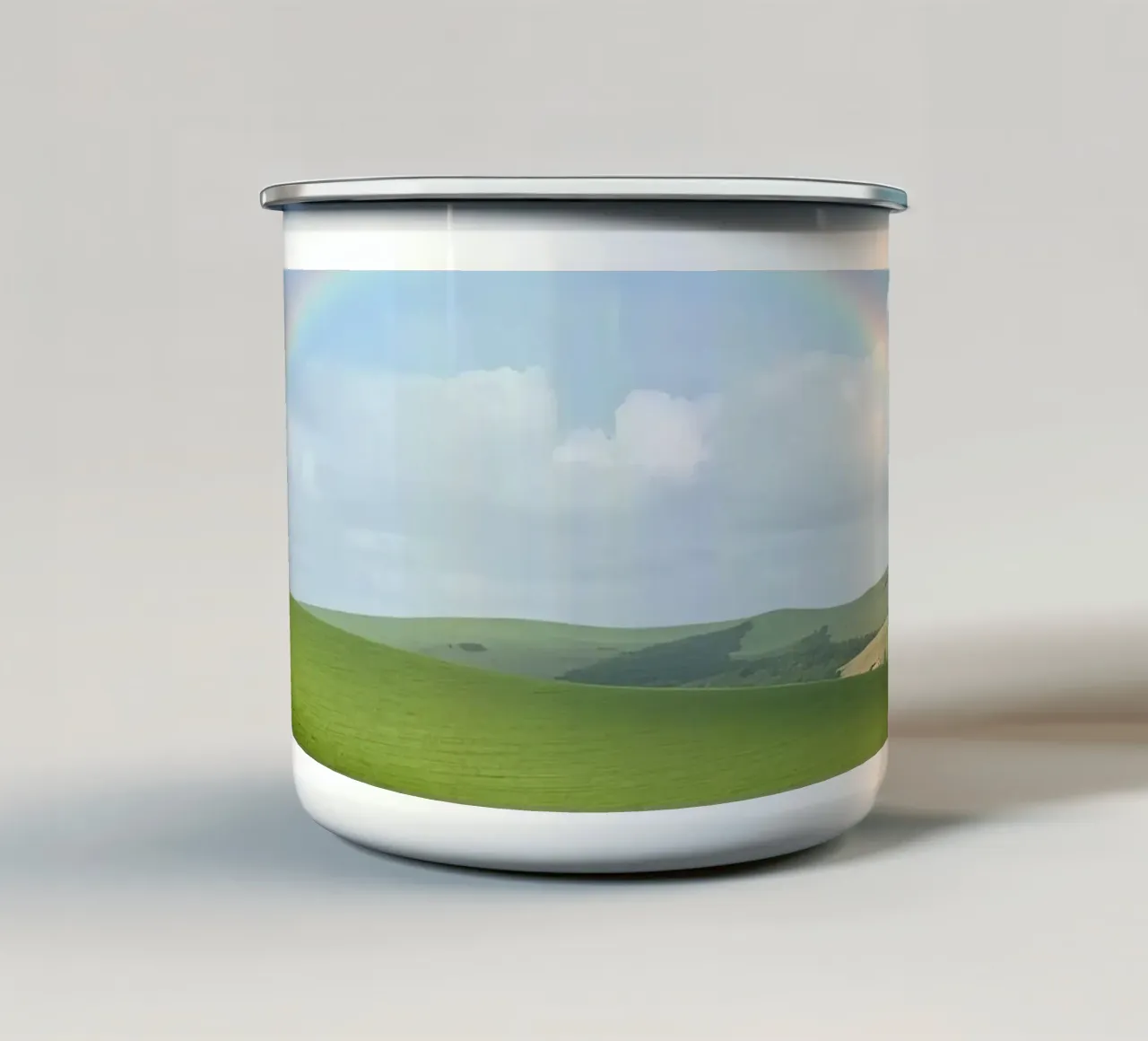 Colline verdi con arcobaleno tazza in smalto da DesignDoodle