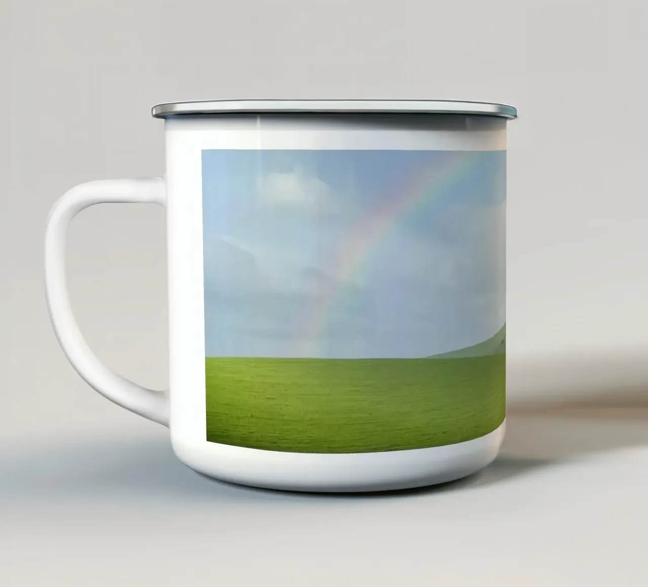 Colline verdi con arcobaleno tazza in smalto da DesignDoodle