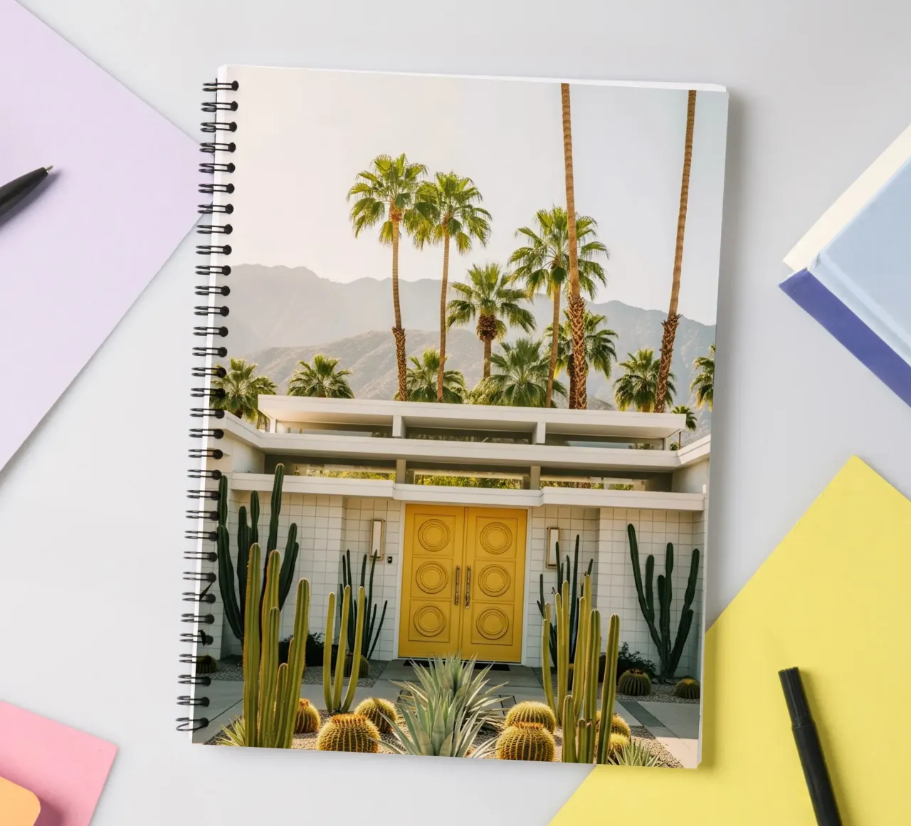 Palm Springs Yellow Door Bungalow Ringbuch von Attaboy Dsgn