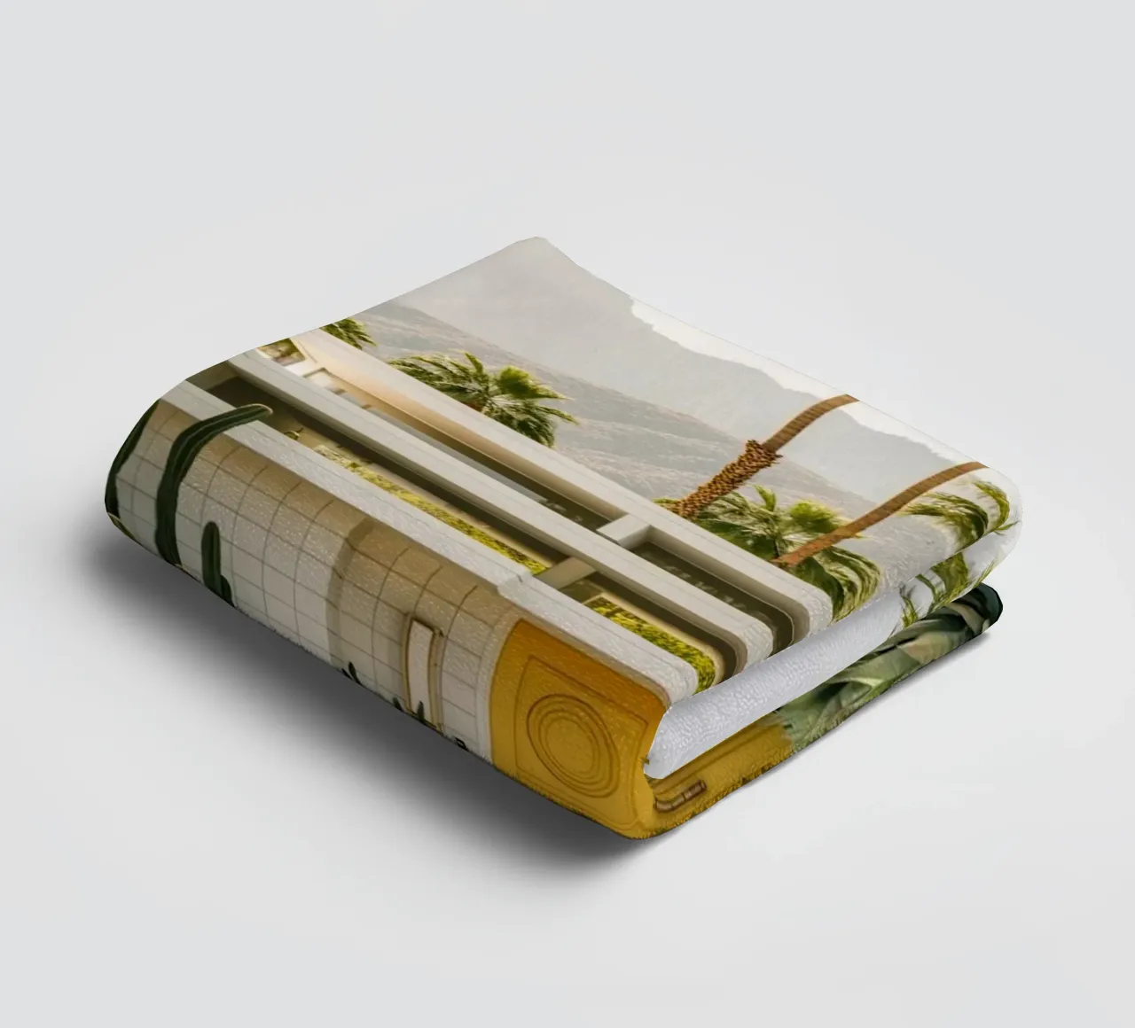 Palm Springs Yellow Door Bungalow badhanddoek van Attaboy Dsgn