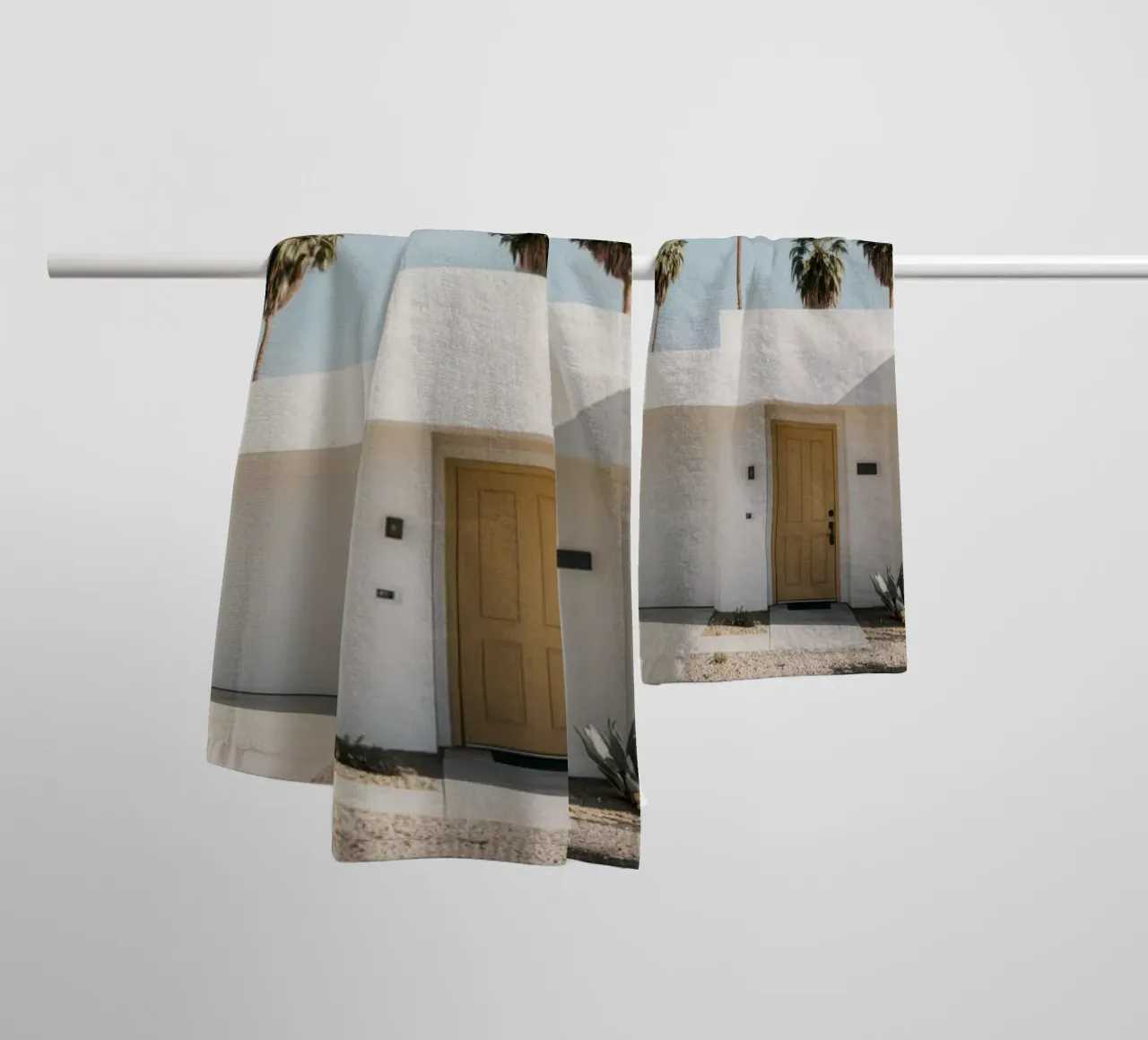 Minimalist Palm Springs House Handtuch von Attaboy Dsgn