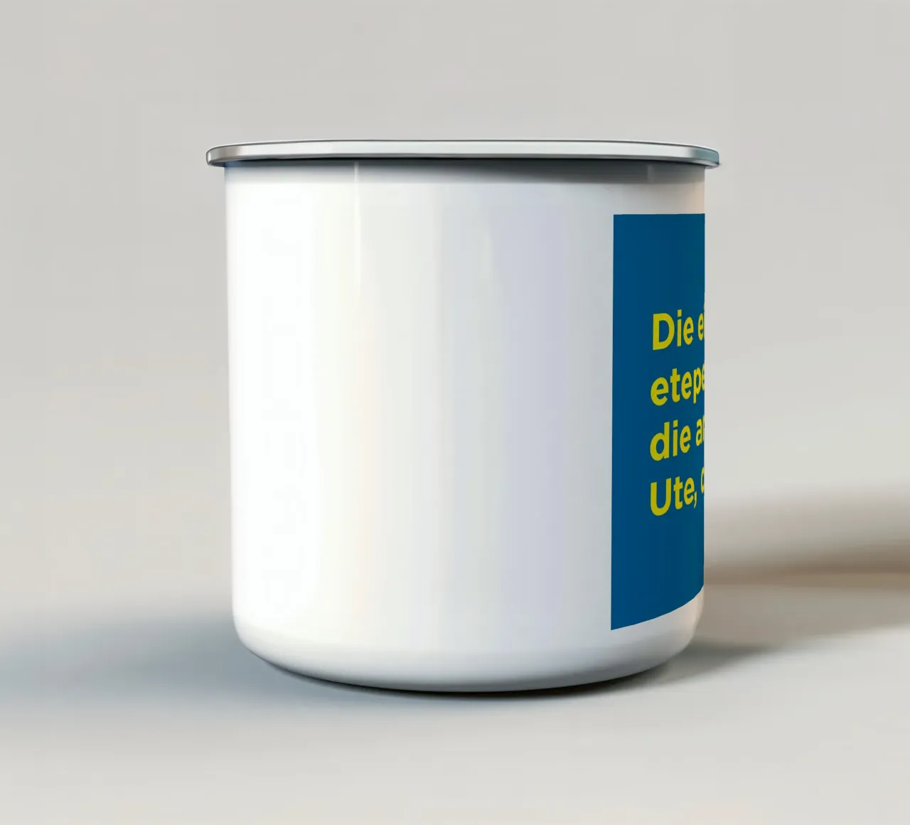 Ute, die Pute. tazza in smalto da Art Fart