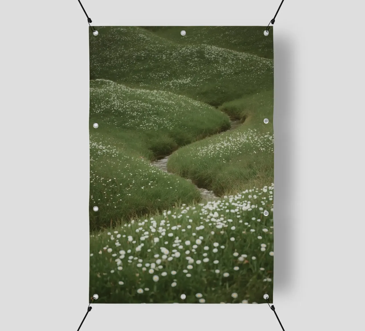 Verdi colline ondulate con ruscello e fiori selvatici telo in pvc da DesignDoodle