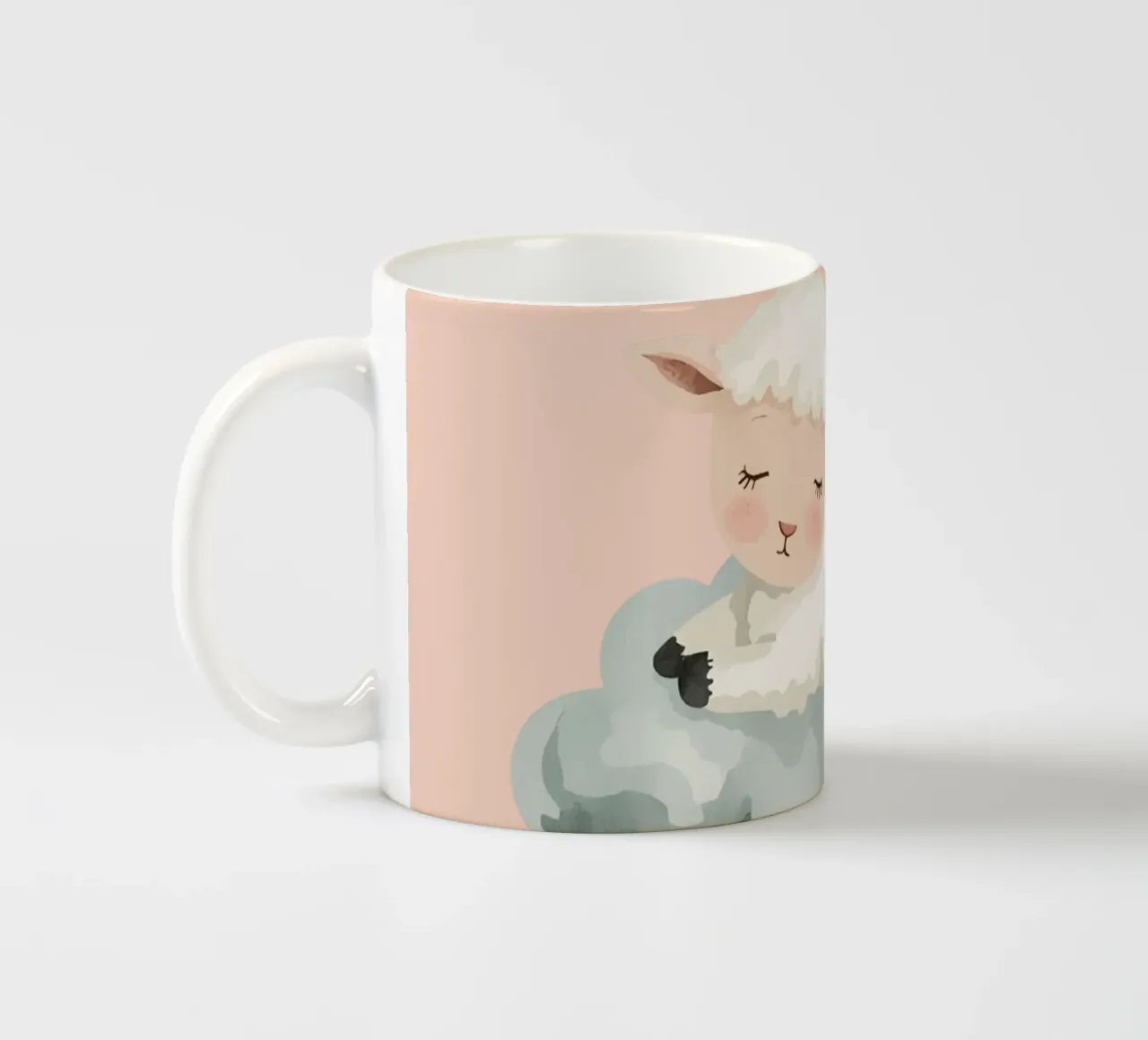 Agnello che dorme su una nuvola tazza in ceramica da DesignDoodle