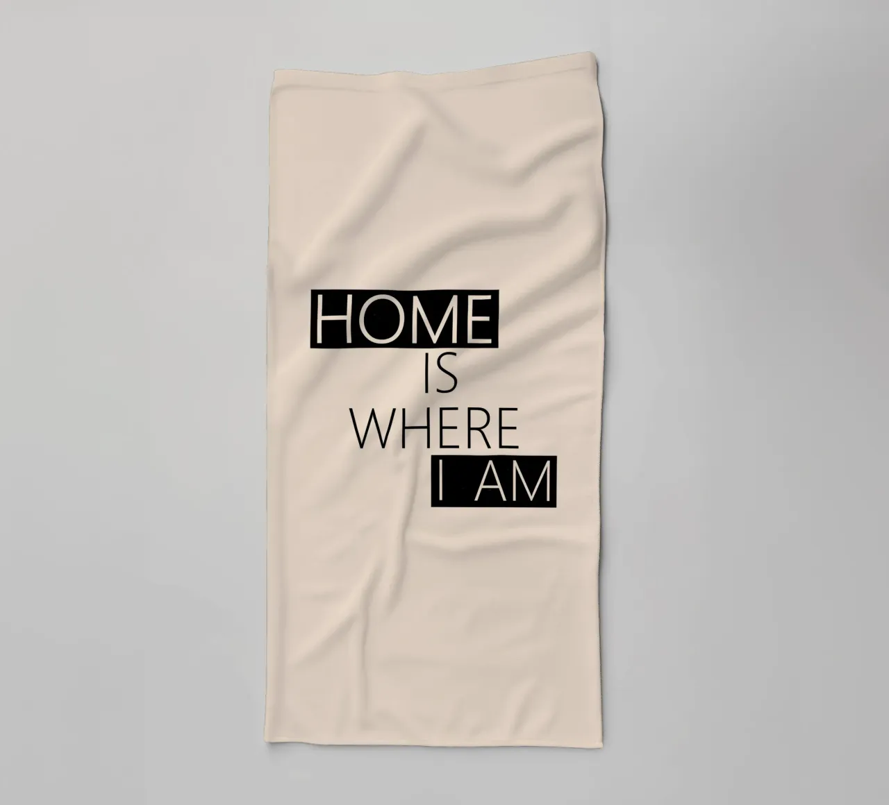Home is where I am Typography asciugamano da bagno da TijanaArtStudio88