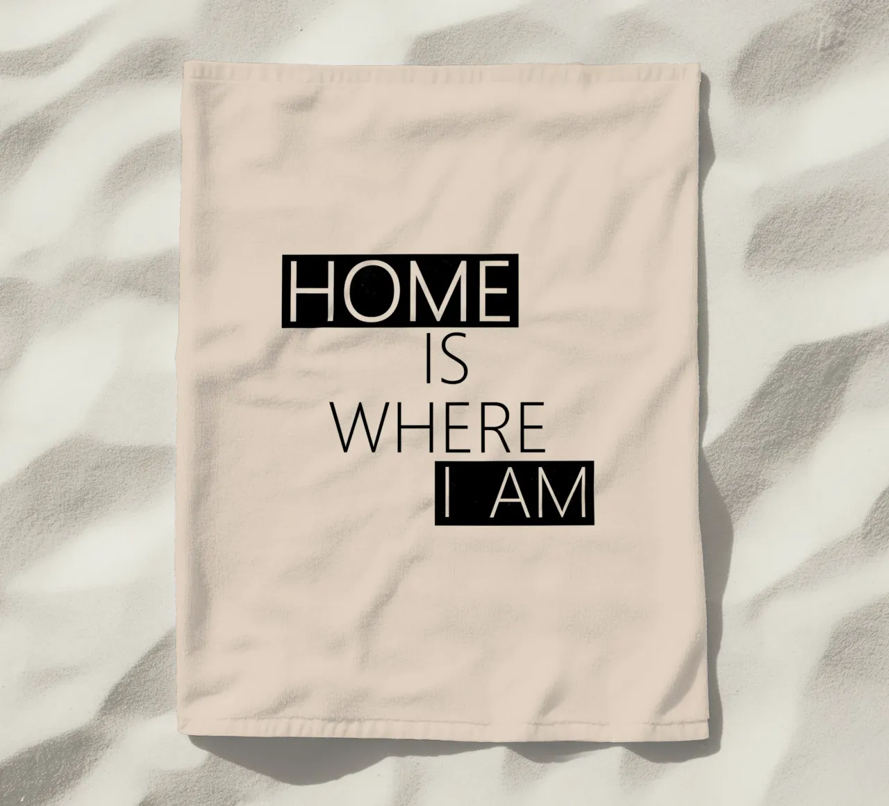 Home is where I am Typography telo mare da TijanaArtStudio88