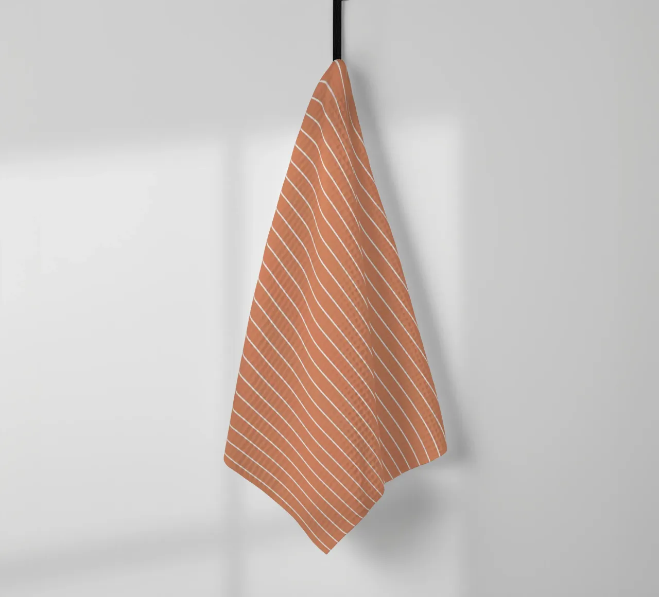 Minimal Basic Klassischer Nadelstreifen | Weiß auf Terracotta Orange Geschirrtuch von Beauty in Simplicity