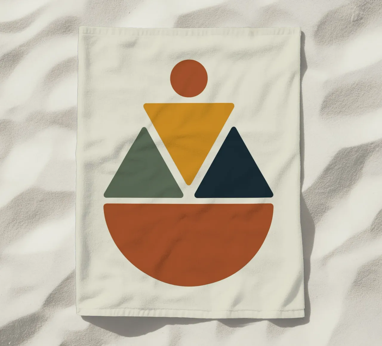 Soft Triangles in Earthy Circle telo mare da LisaArtes