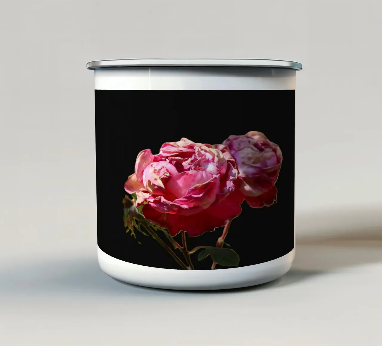 Rose rosa tazza in smalto da Alexandra Joseph Fotomomente