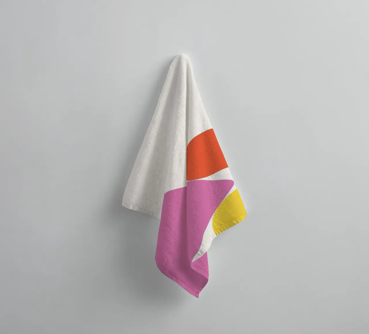 Forme geometriche colorate impilate asciugamano da bagno da galihstudio