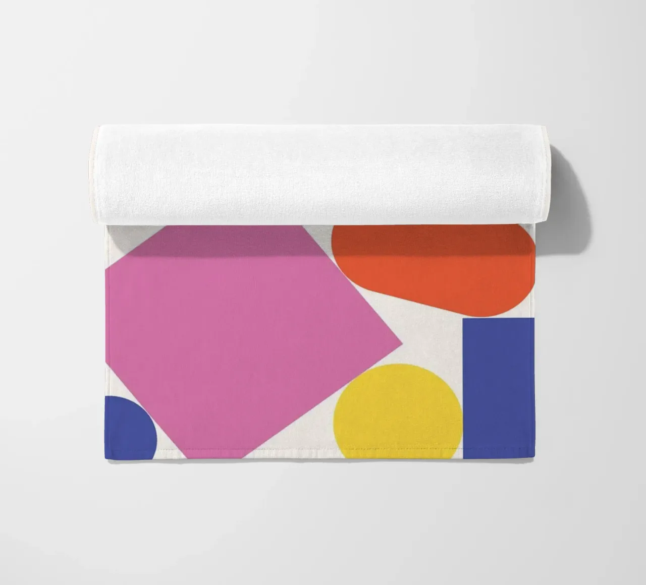 Forme geometriche colorate impilate telo mare da galihstudio