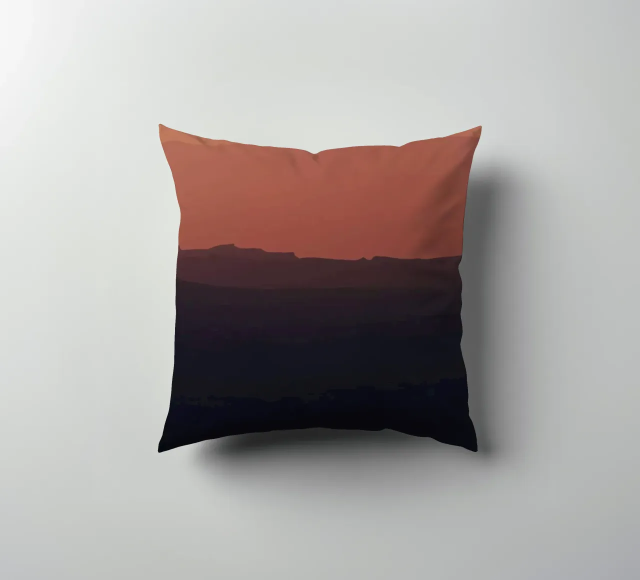 Alba sul cratere Ramon #8 cuscino da Tal Paz-Fridman
