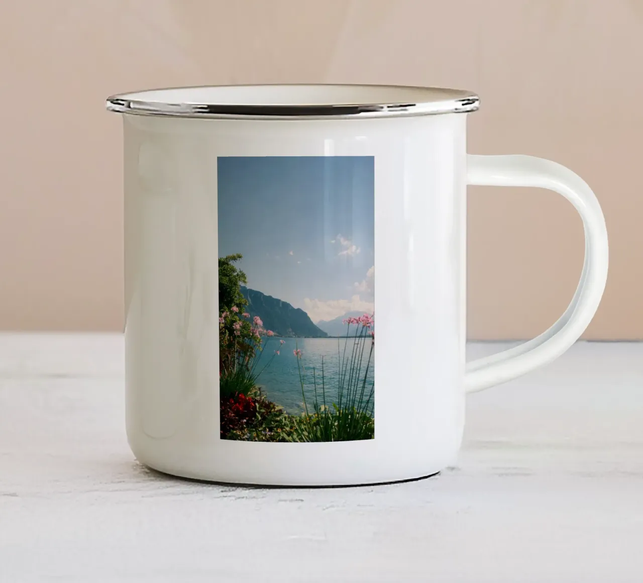 Montreux by the Lake tazza in smalto da FujiSwiss