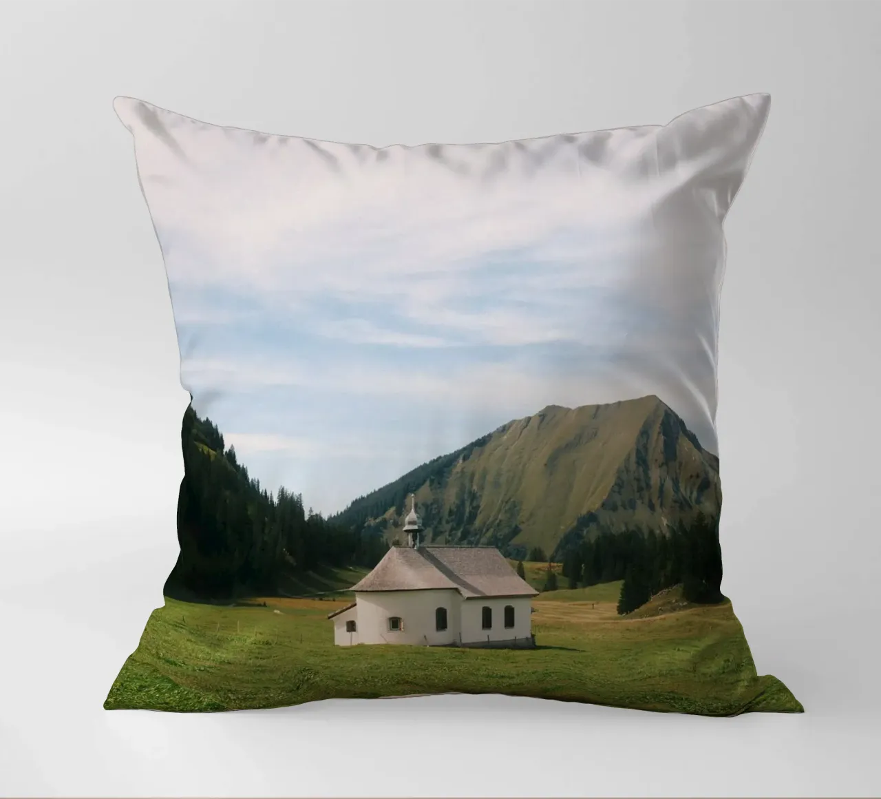 Chapel in the Alps cuscino da FujiSwiss