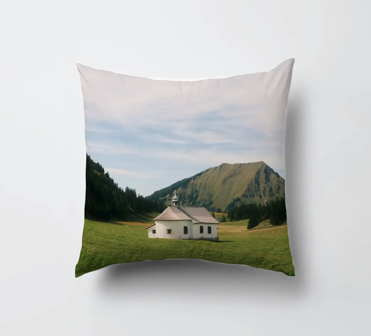 Chapel in the Alps cuscino da FujiSwiss