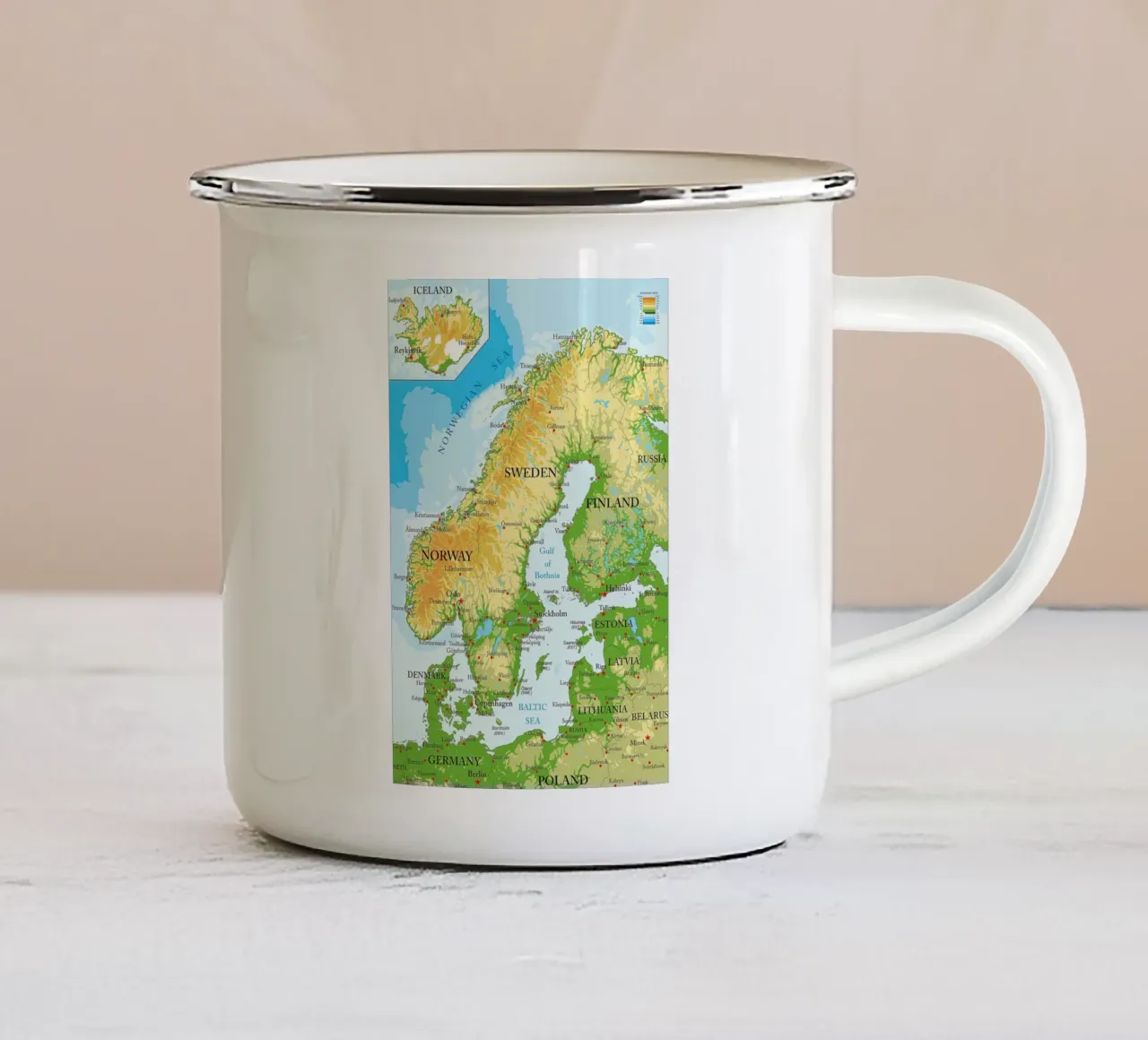 Mappa della Scandinavia Islanda tazza in smalto da Lyndamaps