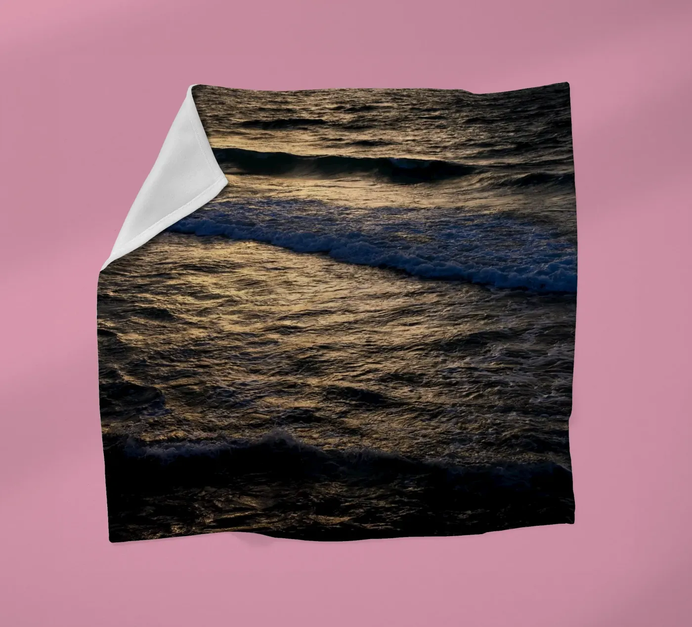 Mare #41 coperta in pile da Tal Paz-Fridman