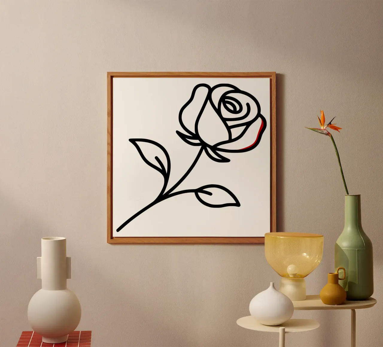 Rosa reclinabile minimalista con un tocco di rosso alluminio dibond da Bold & Simple