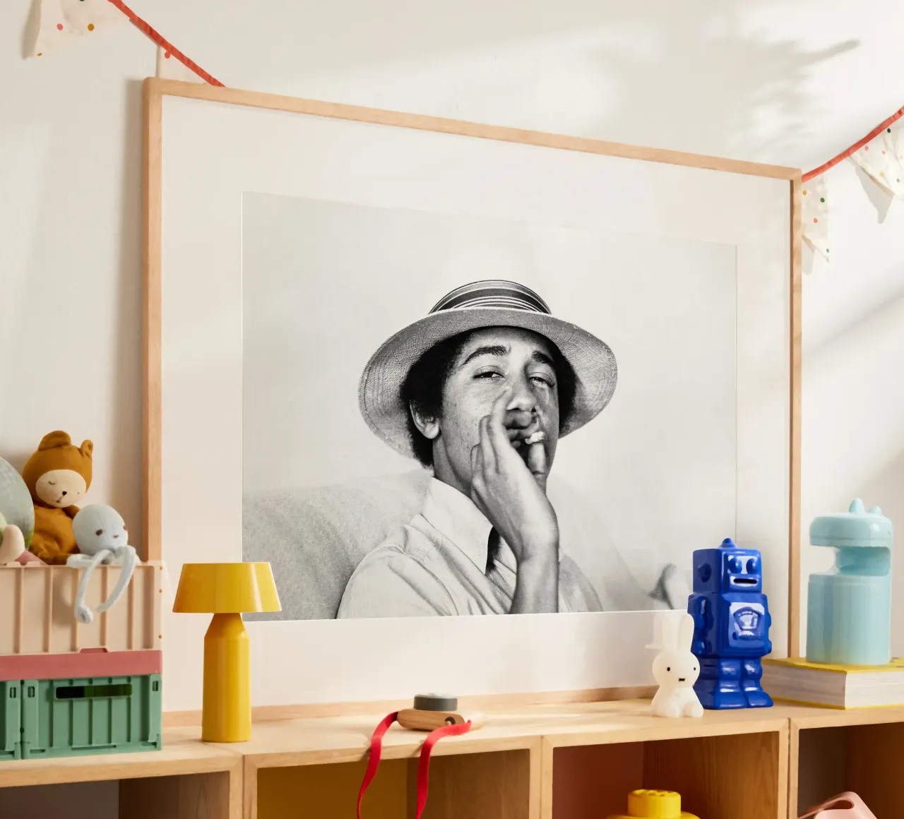 Obama fumant un joint, photo ancienne en noir et blanc hahnemühle de Vibrant Vintage Prints