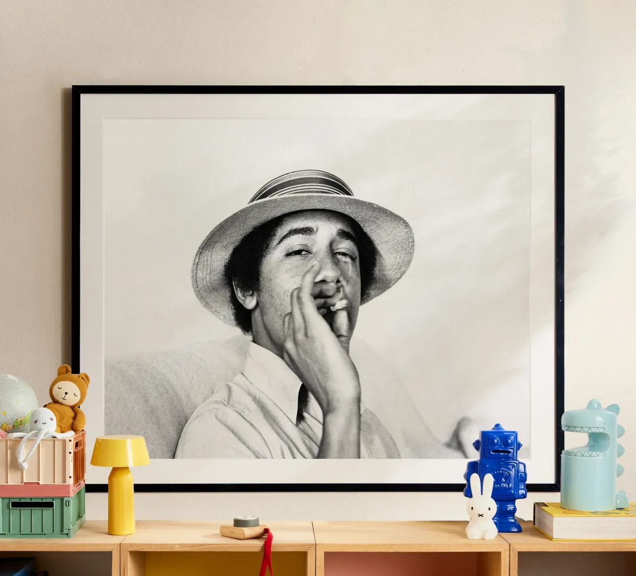 Obama fumant un joint, photo ancienne en noir et blanc hahnemühle de Vibrant Vintage Prints