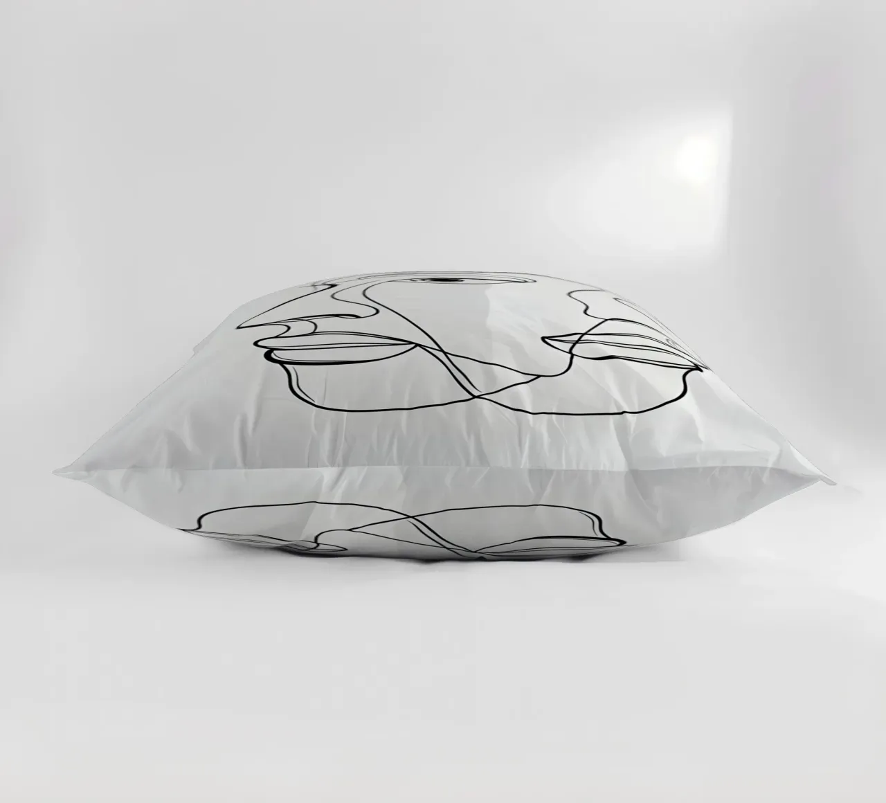 Line art a mezza faccia cuscino da LIFESTYLE OBJECTS