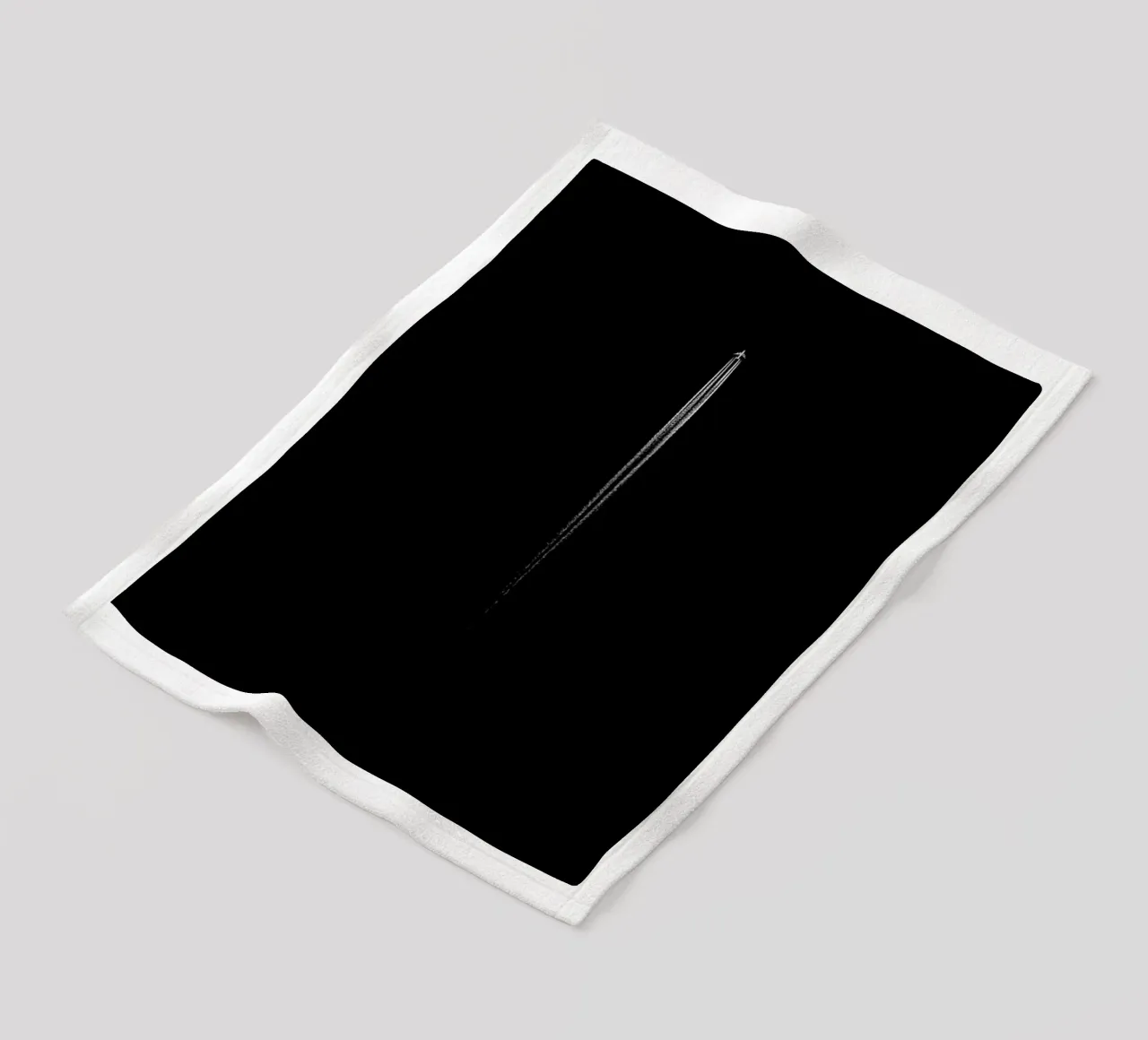 Bianco e nero II coperta in pile da Tal Paz-Fridman