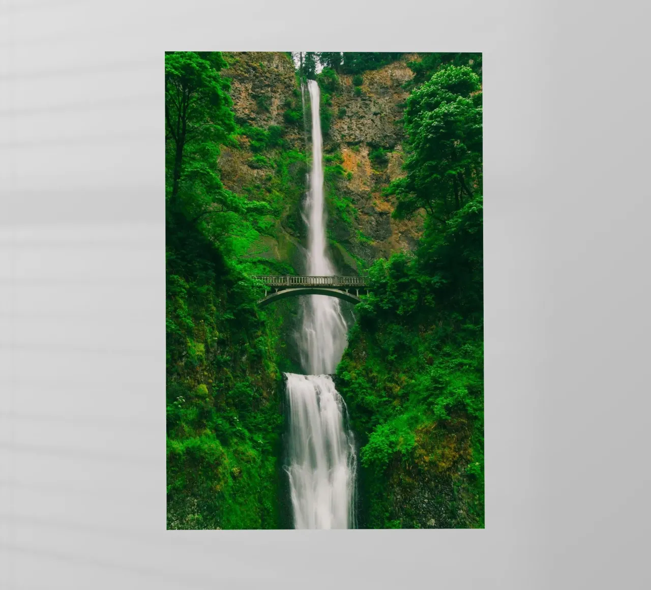 waterfall huge in nature pellicola backlit da feny