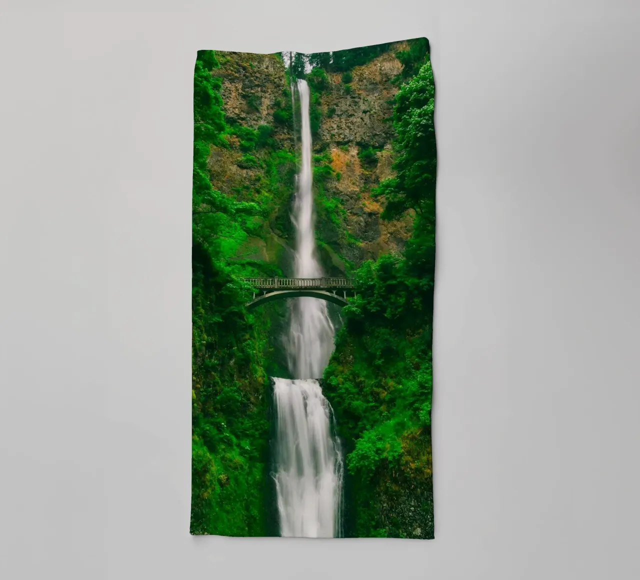 waterfall huge in nature asciugamano da bagno da feny