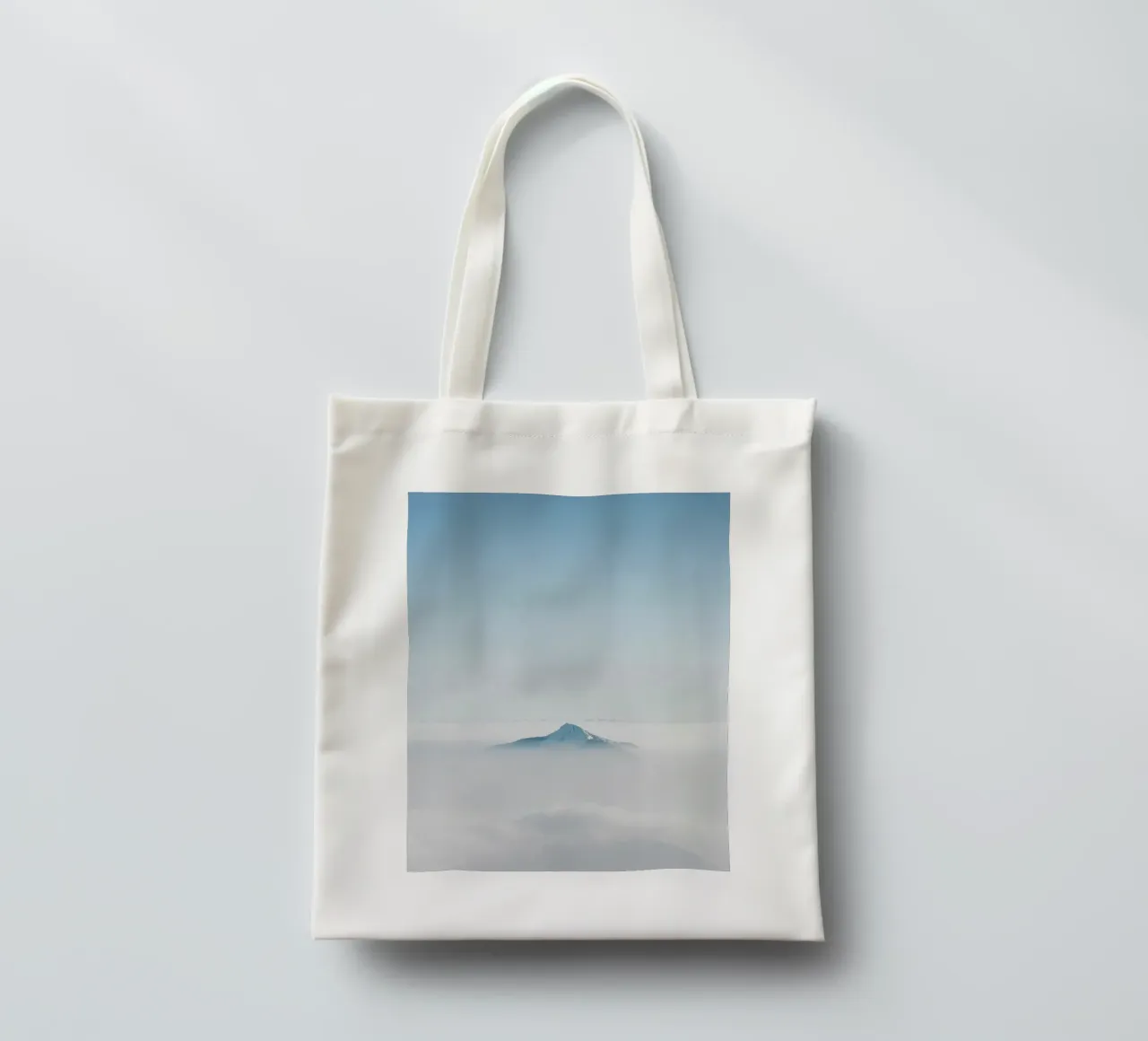 top mountain hide in cloud borsa in juta da Keyn