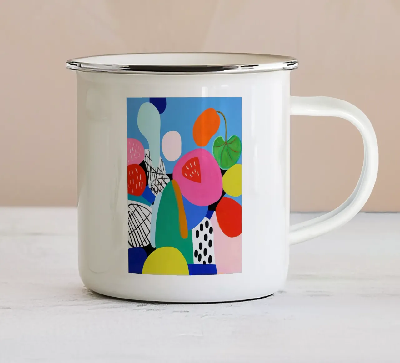 Arte murale con forme astratte e giocose tazza in smalto da Artbyvo