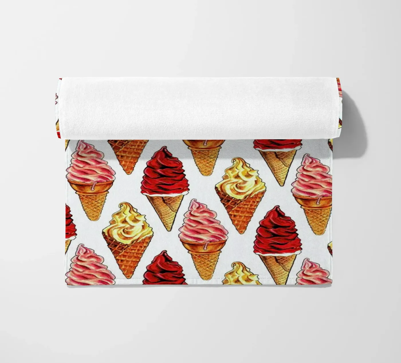 Soft Serve Pattern strandhanddoek van Kelly Gilleran