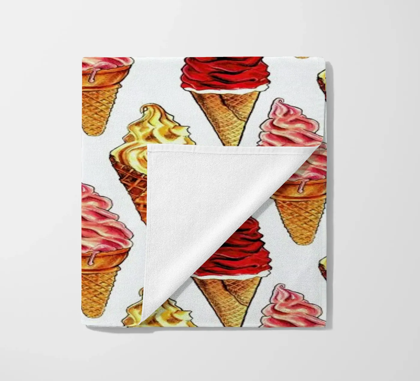 Soft Serve Pattern strandhanddoek van Kelly Gilleran