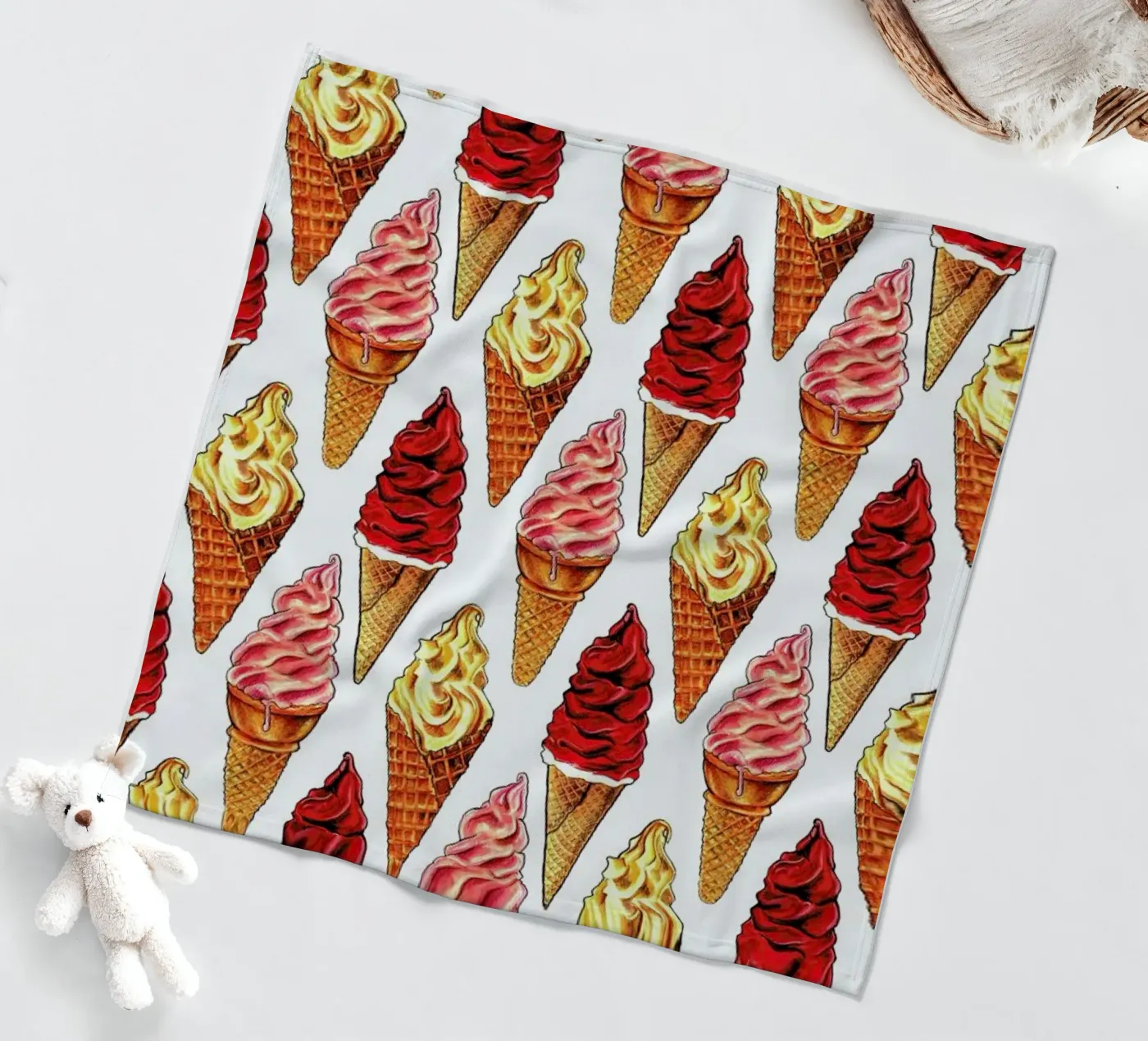 Soft Serve Pattern Fleecedecke von Kelly Gilleran