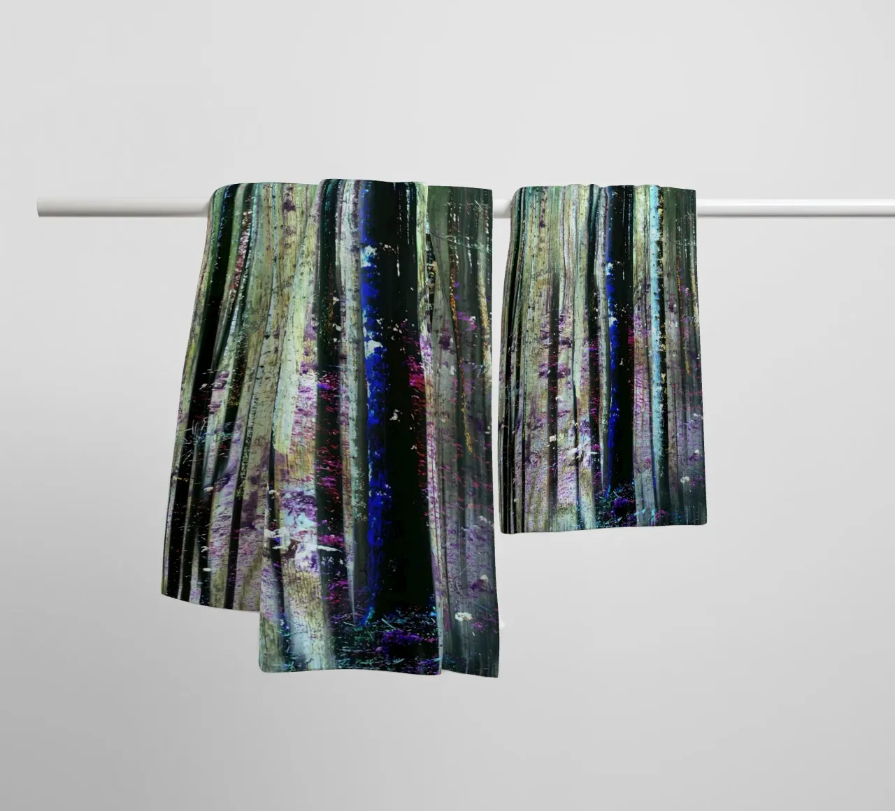 Expressionist Forest asciugamano da bagno da Angelo Cerantola