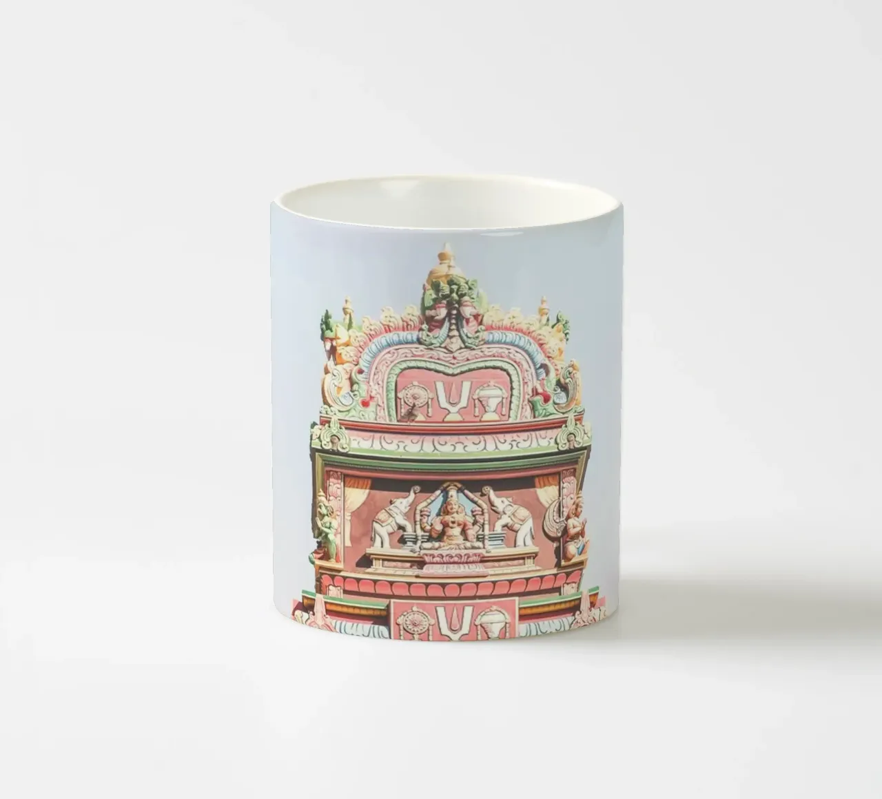 Jaipur, India I Visita colorata di un tempio indù a Galta Ji tazza in ceramica da Julie Travel Photography