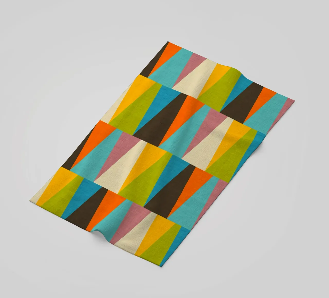 Rétro Color Block Triangle Color Happy serviette de plage de susanacosta