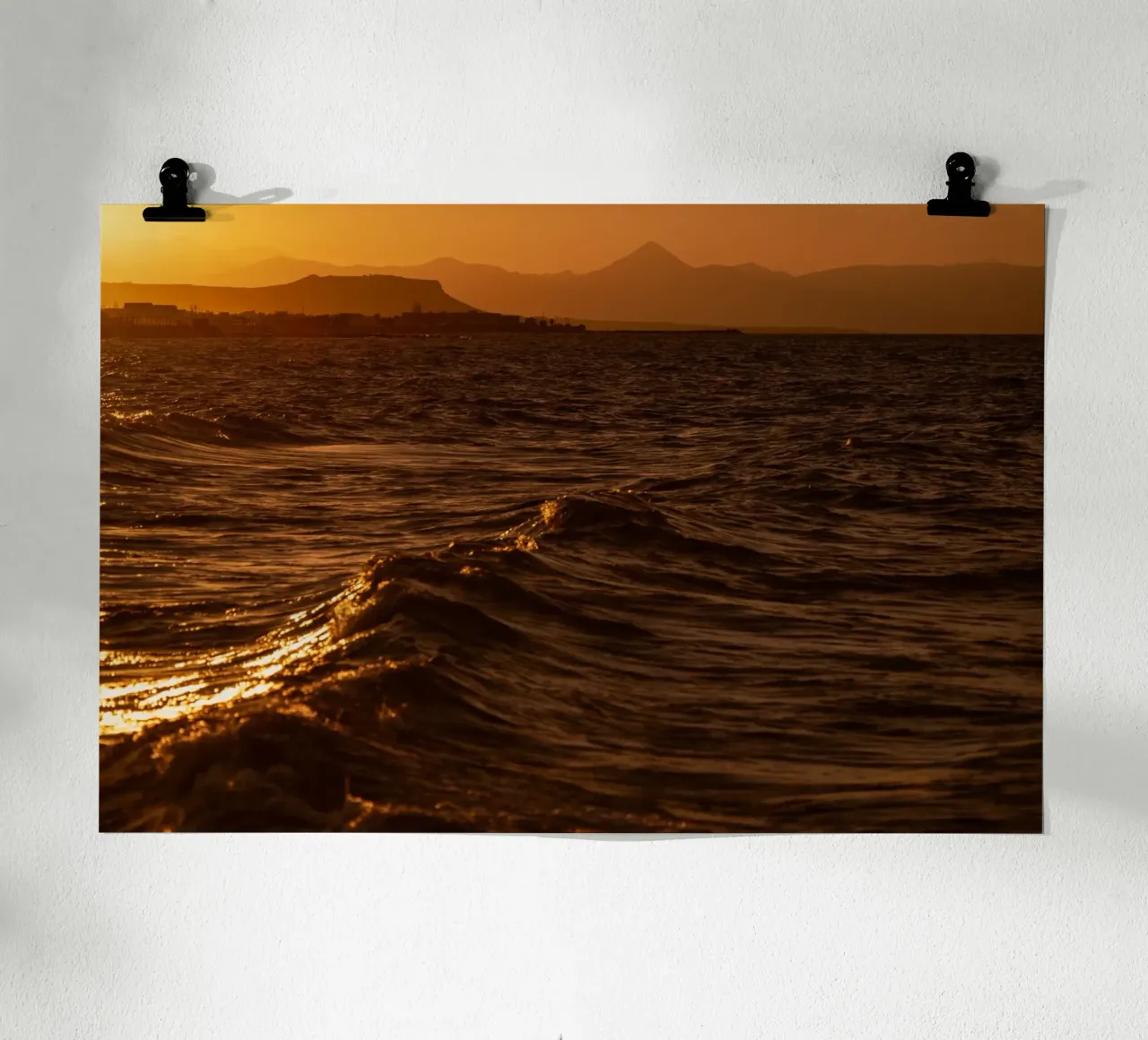 Ricordi da Creta #8 poster con telaio in alluminio da Tal Paz-Fridman