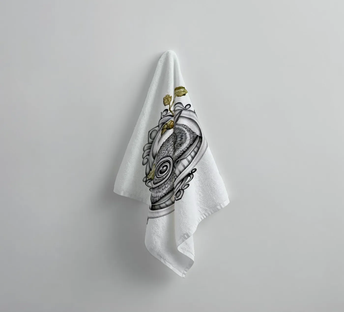 Owl Handtuch von Maria Vdovichenko