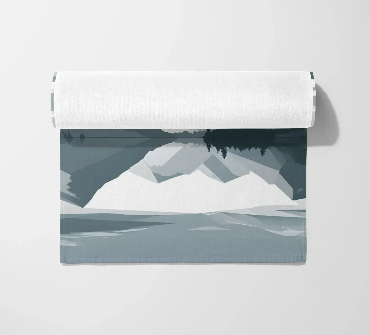 Bergreflectie strandhanddoek van LIFESTYLE OBJECTS