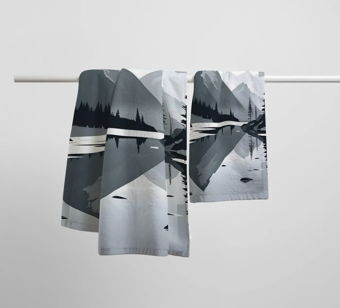 Reflexion im Gebirge Handtuch von LIFESTYLE OBJECTS