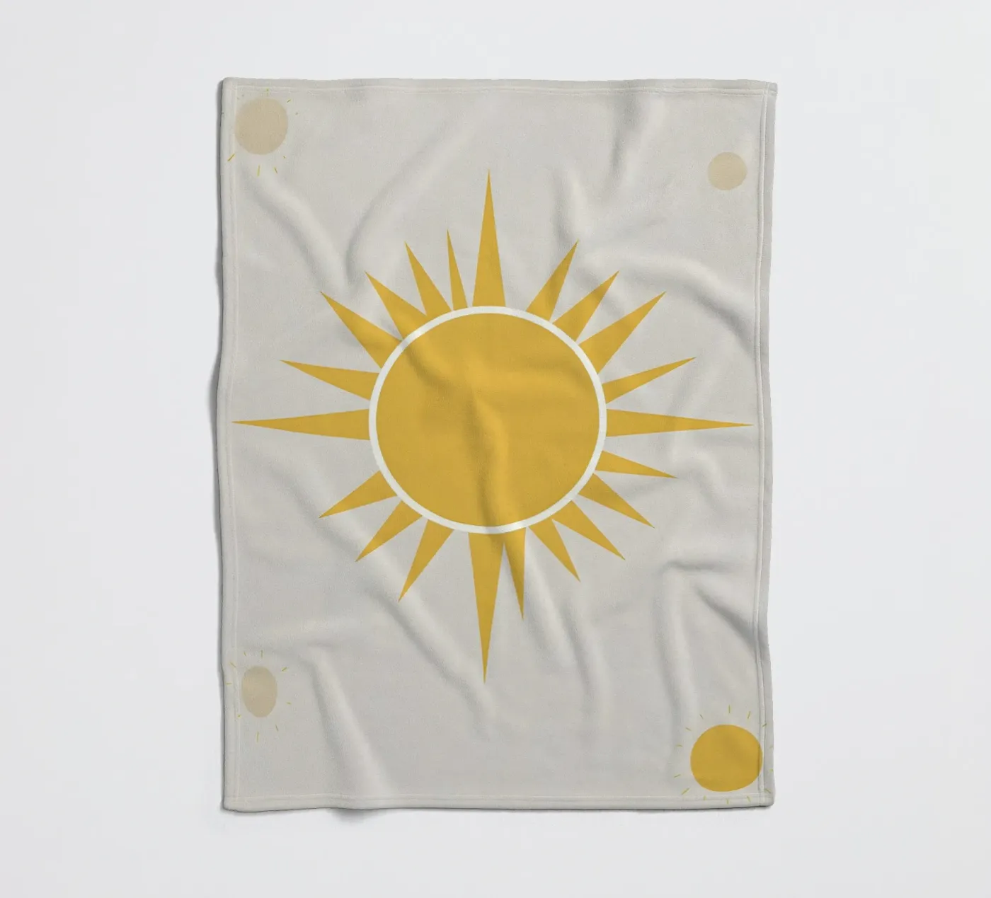 Sonne mit einfachen Strahlen Fleecedecke von LIFESTYLE OBJECTS