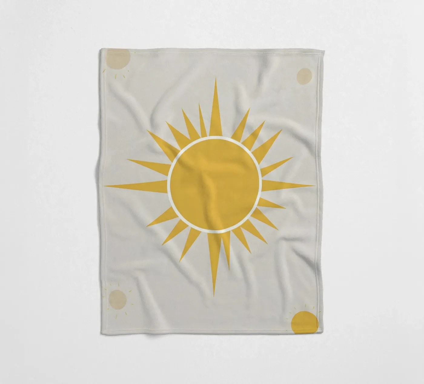 Sonne mit einfachen Strahlen Fleecedecke von LIFESTYLE OBJECTS