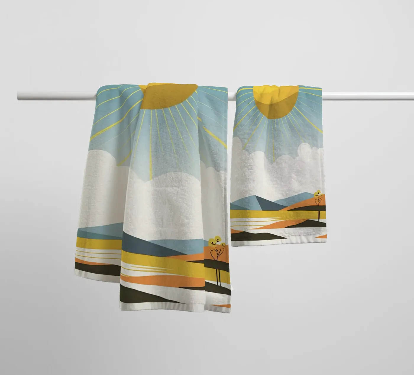 Sonne mit einfachen Strahlen Handtuch von LIFESTYLE OBJECTS